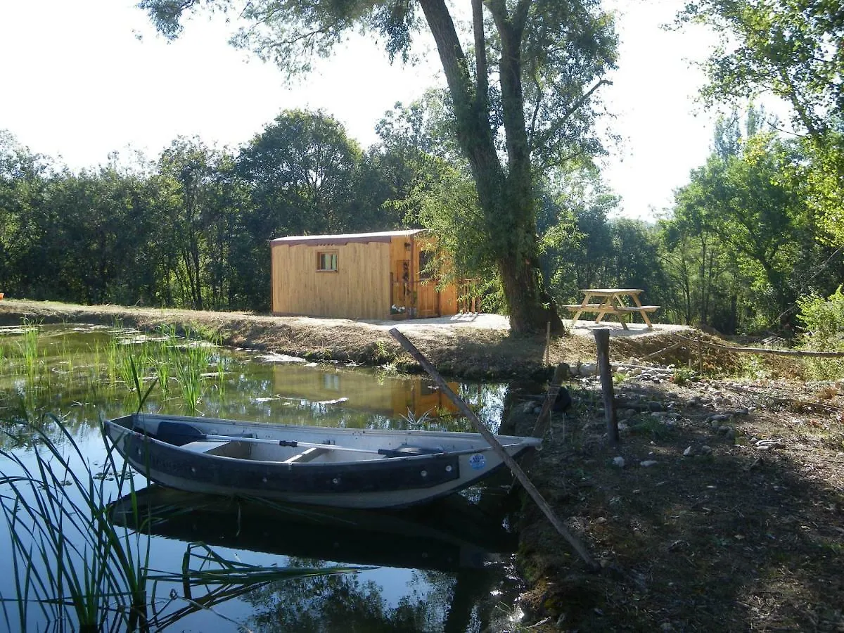 Hôtel Les roulottes de Cambonis à Bourret Village de vacances