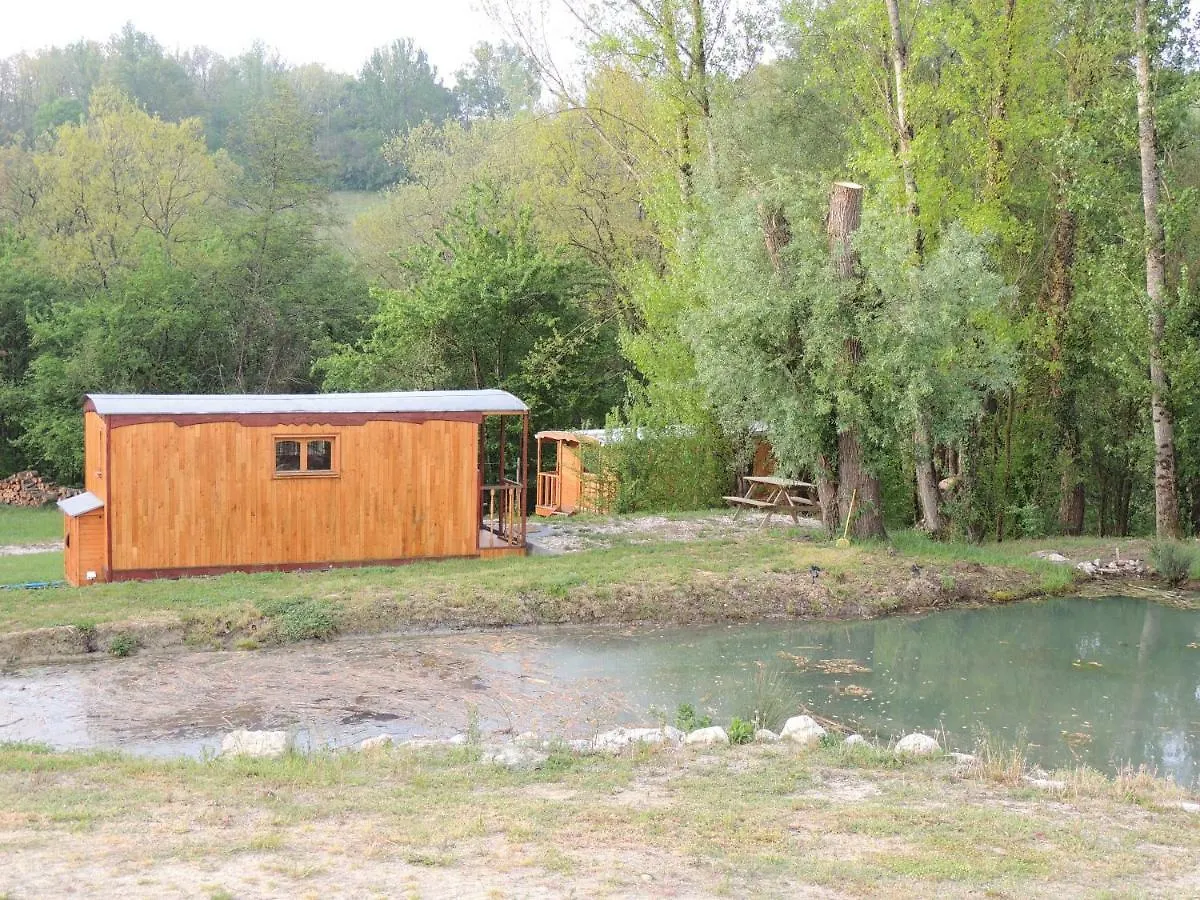 Les Roulottes De Cambonis Hotel Bourret 0*,  Francia