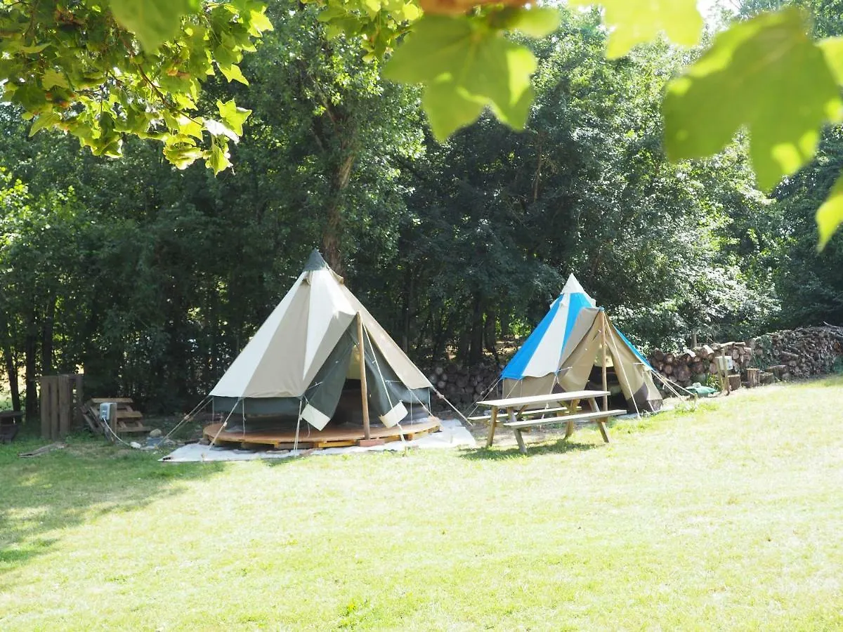 Parque de vacaciones Les Roulottes De Cambonis Hotel Bourret Francia