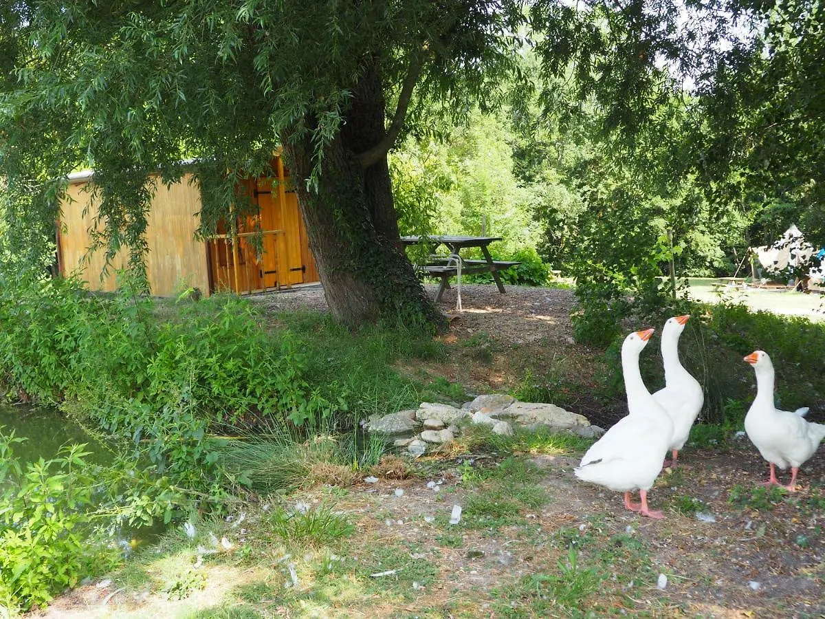 Les Roulottes De Cambonis Hotel Bourret 0*,  Francia